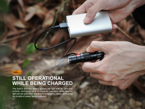 Fenix E09R邊充邊用超亮隨身電筒