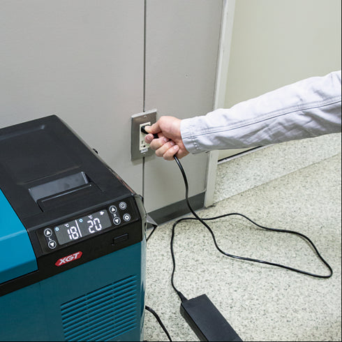 牧田Makita CW004GZ 40V / 18V / AC220V充電式冷暖保溫箱29L(淨機)